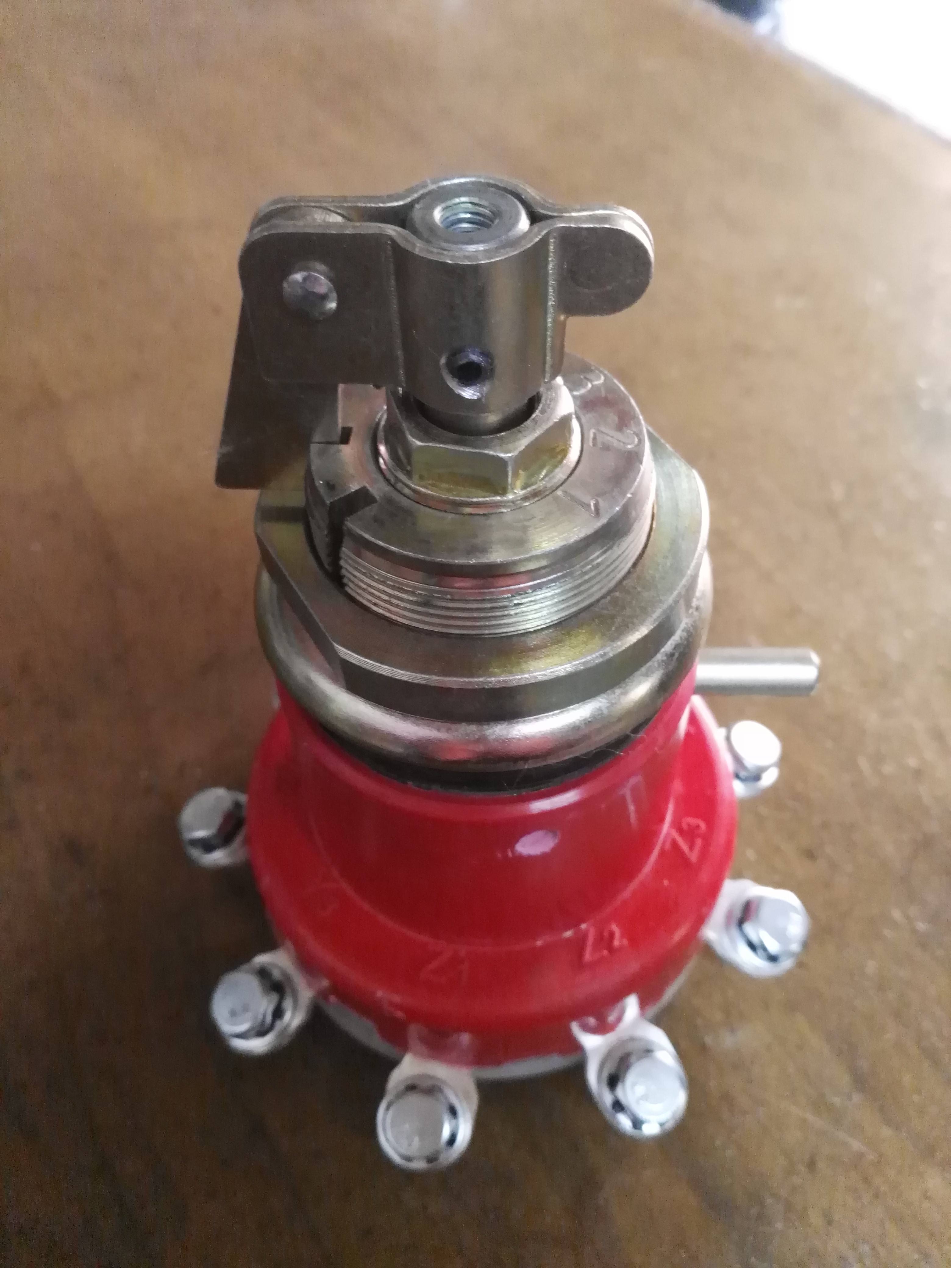 油浸式變壓器開(kāi)關(guān)更換